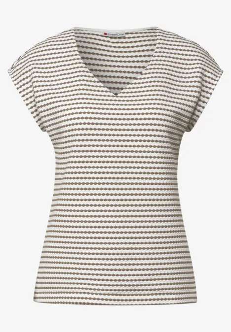 Kurzarmshirt mit V-Ausschnitt und braun-weißen Streifen aus Punkten.